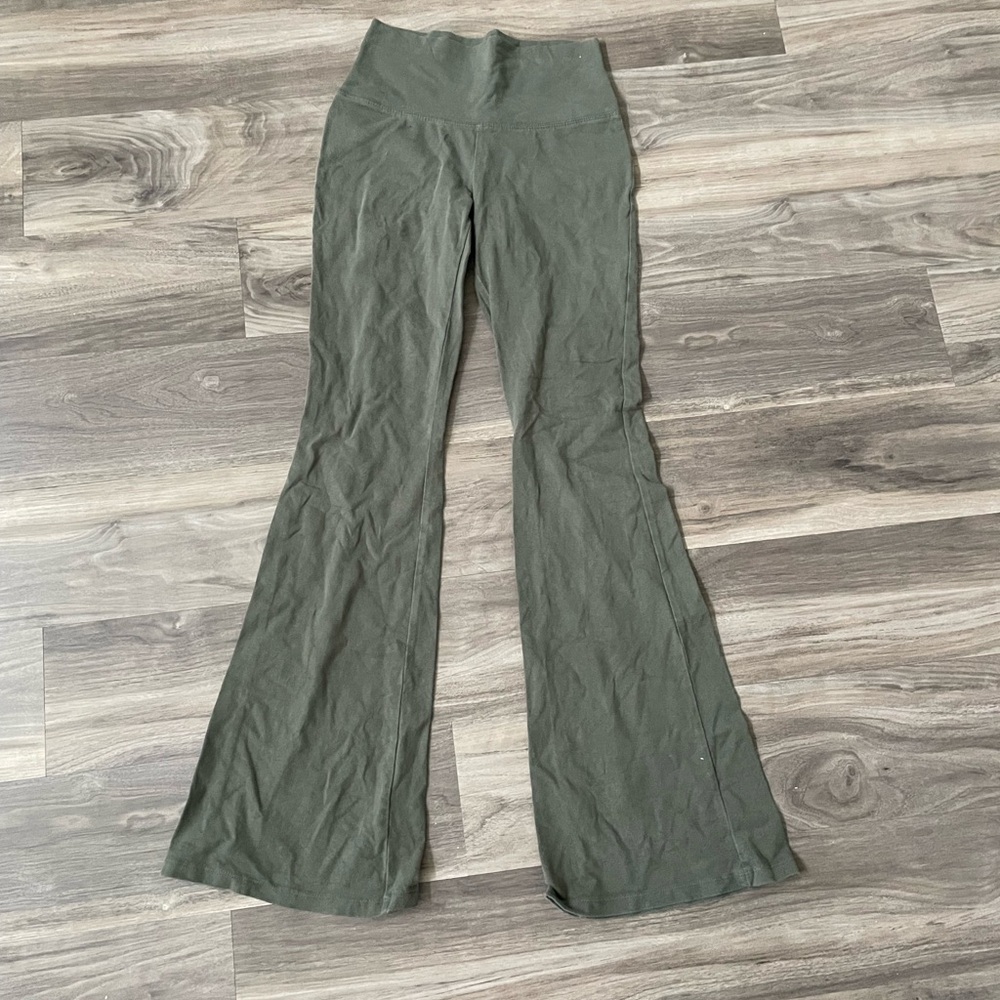 Chic Olive Flared Yoga Pants